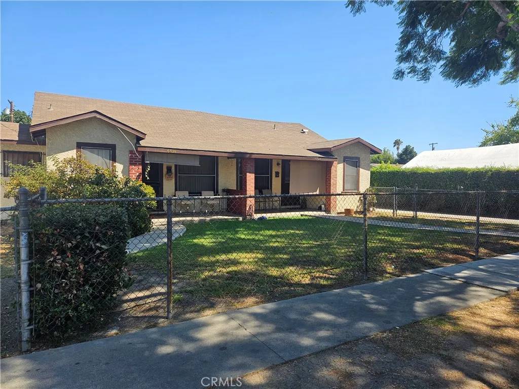 Bell Gardens, CA 90201,6524 El Selinda Avenue