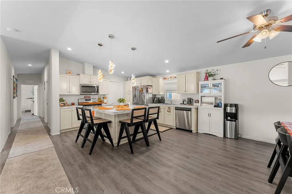 Corona, CA 92880,4901 Green River #96