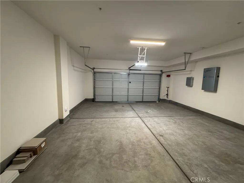 Eastvale, CA 92880,12868 Auburn