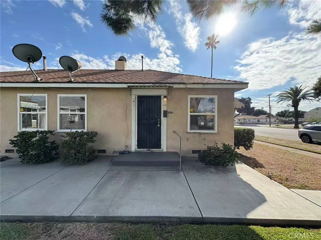 Fontana, CA 92335,8573 Bennett Ave #8575/8579