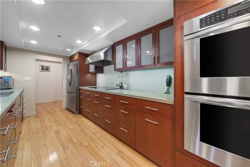 Los Angeles, CA 90024,10660 Wilshire Blvd. #609