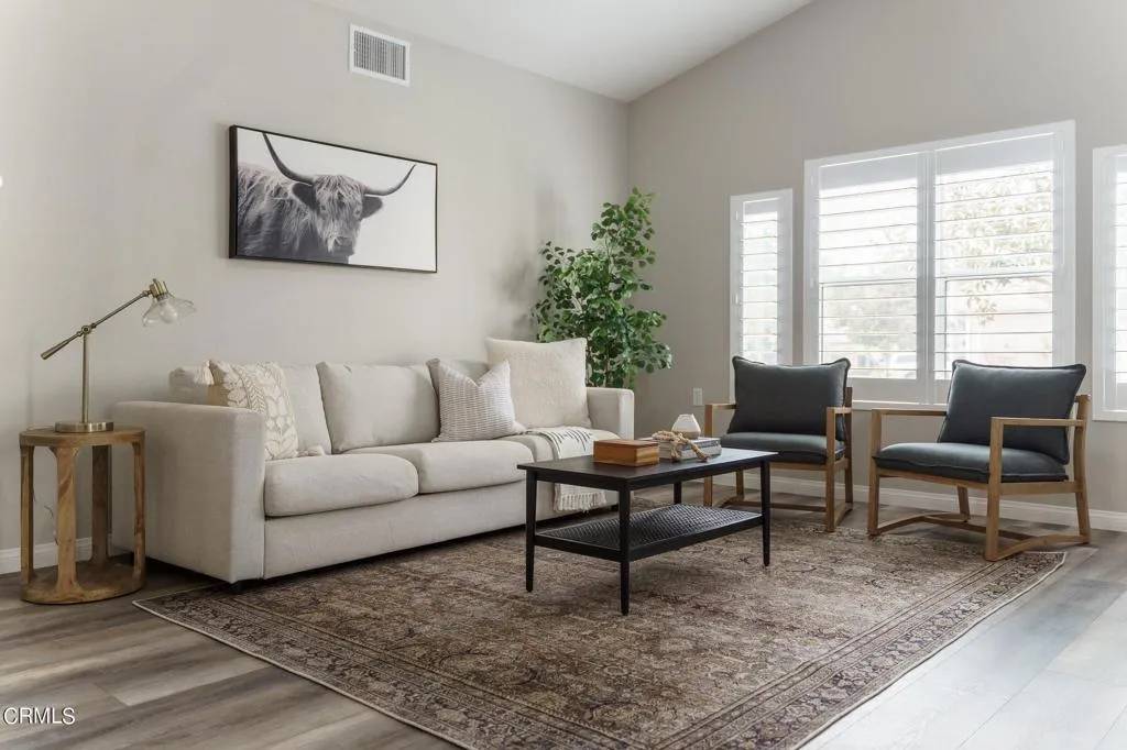 Simi Valley, CA 93063,2010 Freesia Avenue