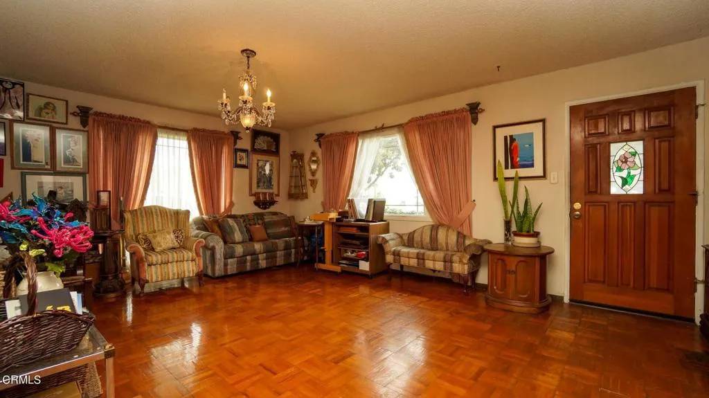 Oxnard, CA 93033,204 Nectarine Street