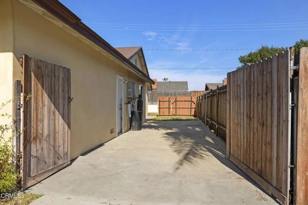 Ventura, CA 93004,8463 Medford Street