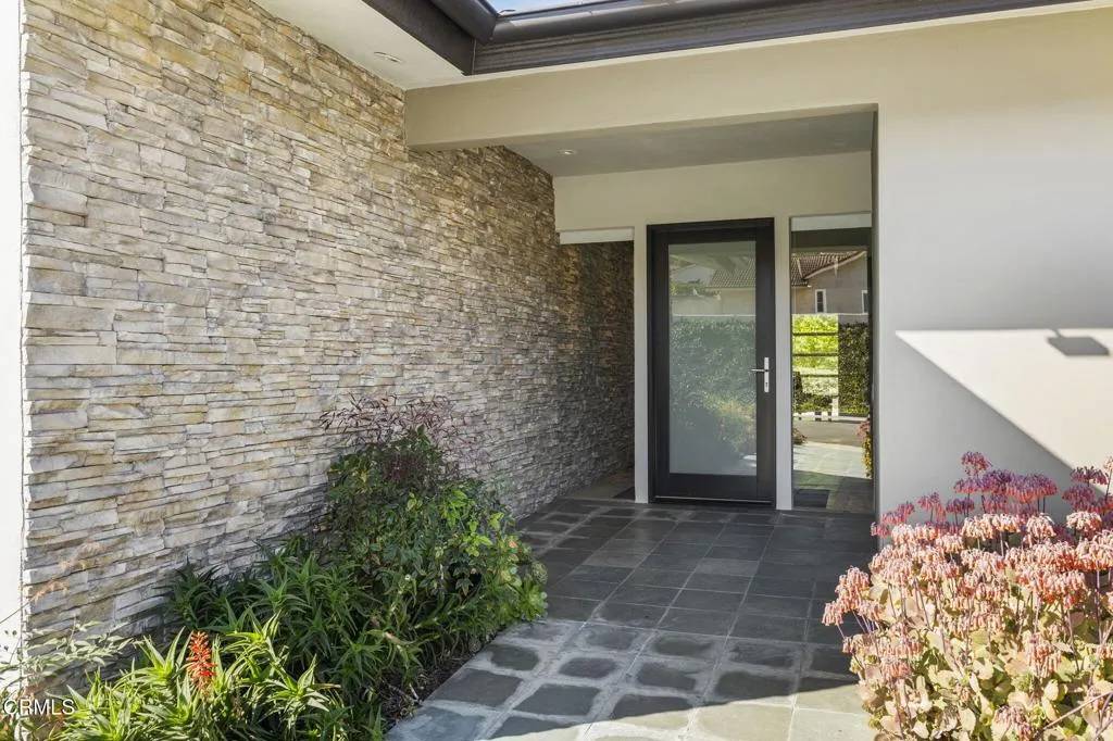 Ventura, CA 93003,1037 Westridge Drive