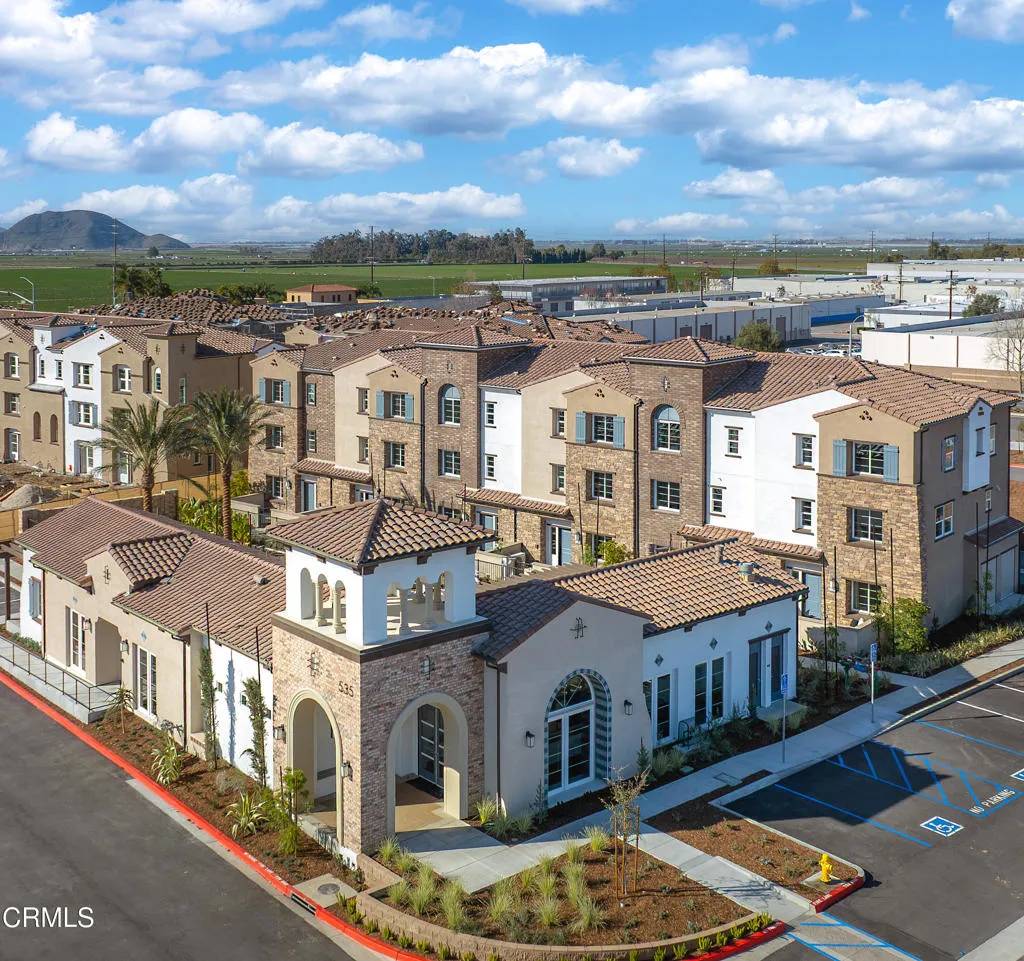 Camarillo, CA 93012,593 Via Chelsea