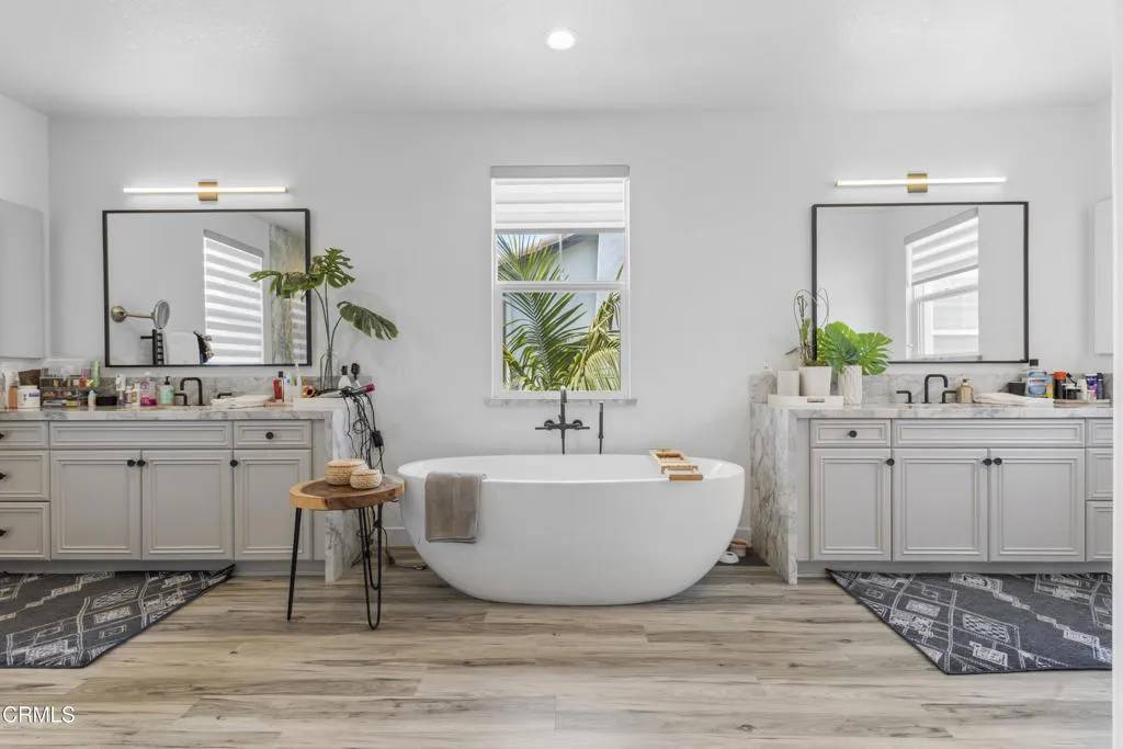 Oxnard, CA 93035,4173 Caribbean Street