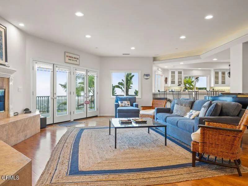 Ventura, CA 93001,307 Artemesia Avenue