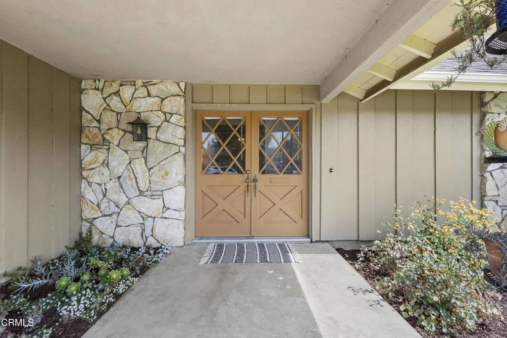 Ventura, CA 93004,9502 El Portal Court