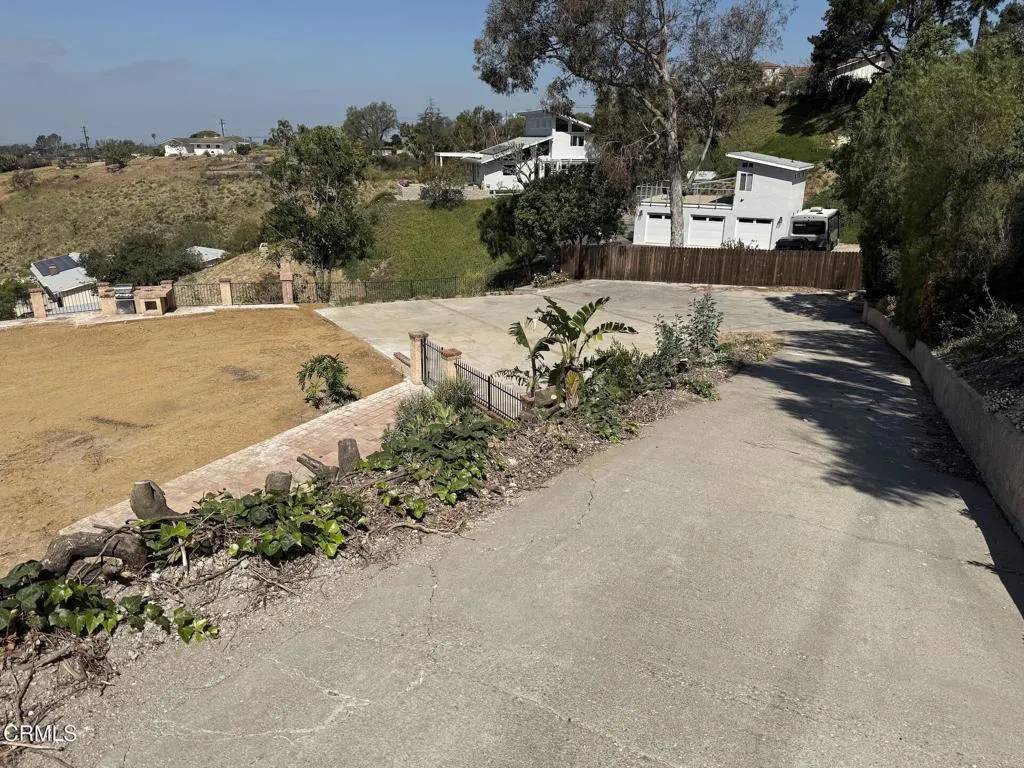 Camarillo, CA 93010,894 W Highland