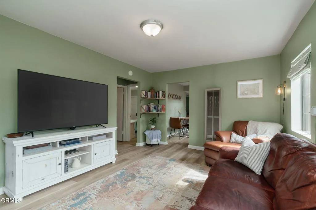 Ventura, CA 93001,104 E Warner Street
