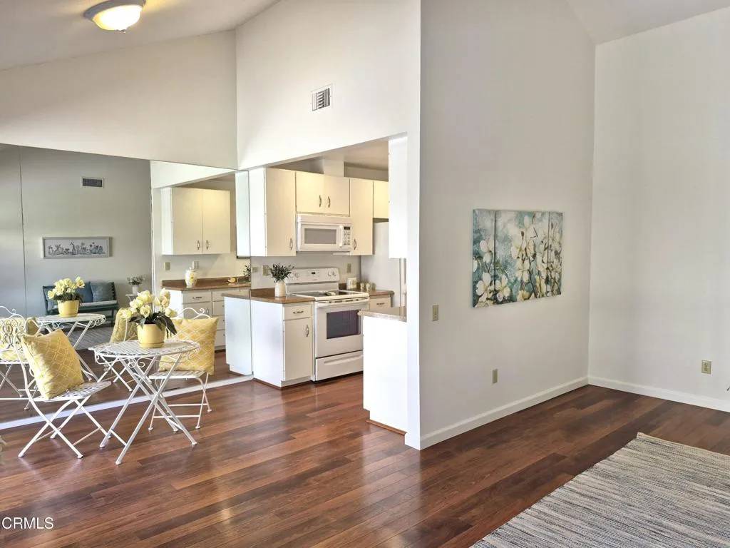 Camarillo, CA 93012,15418 Village 15