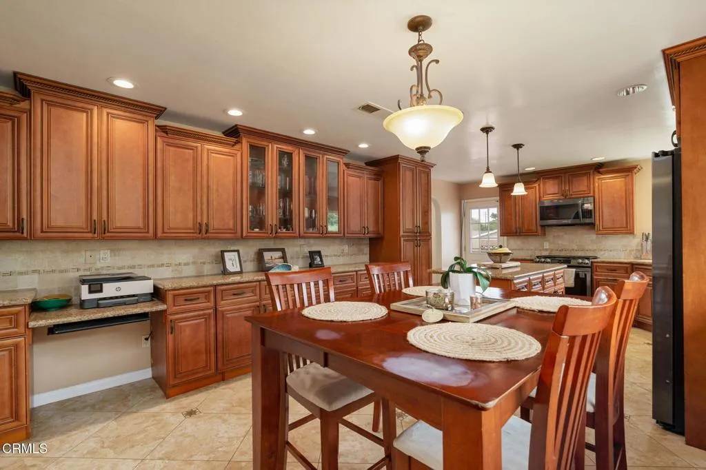 Ventura, CA 93003,872 Via Arroyo