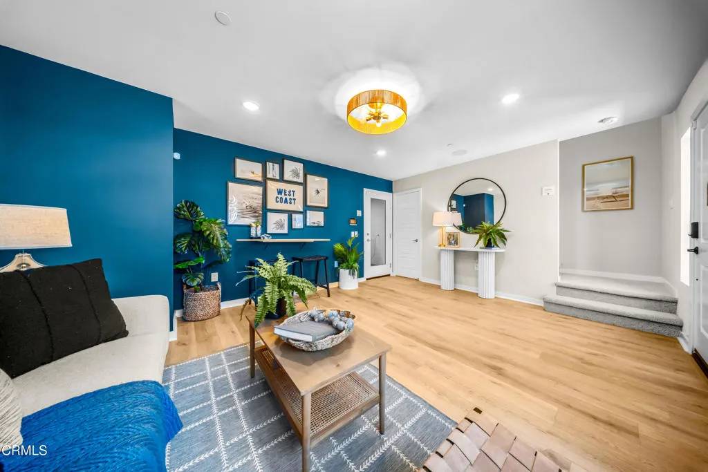 Camarillo, CA 93012,2860 Via Descanso