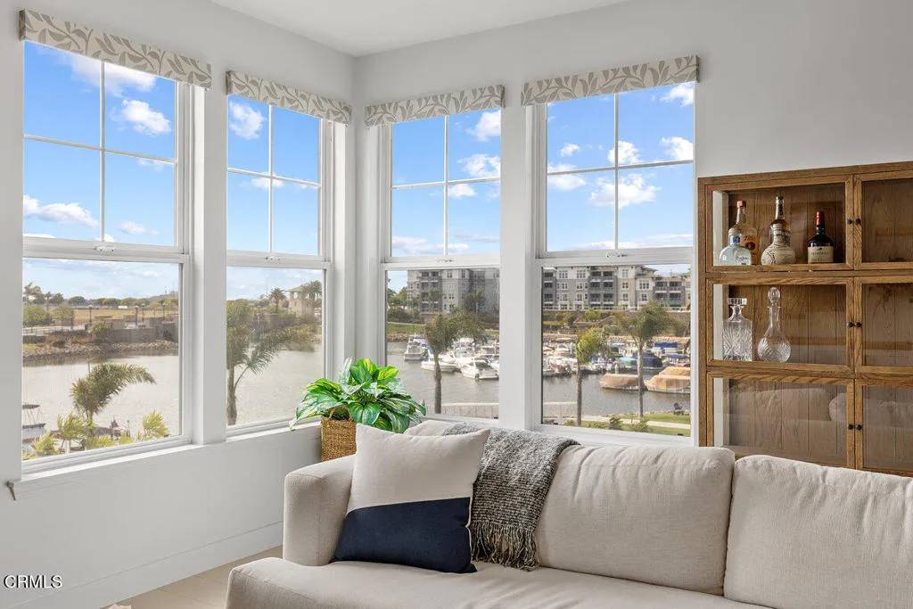 Oxnard, CA 93035,1437 Windshore Way