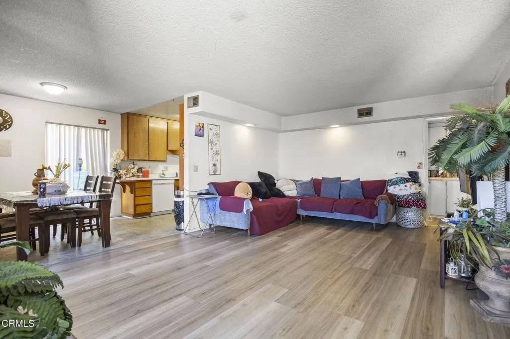 Oxnard, CA 93030,1401 Glenwood Drive