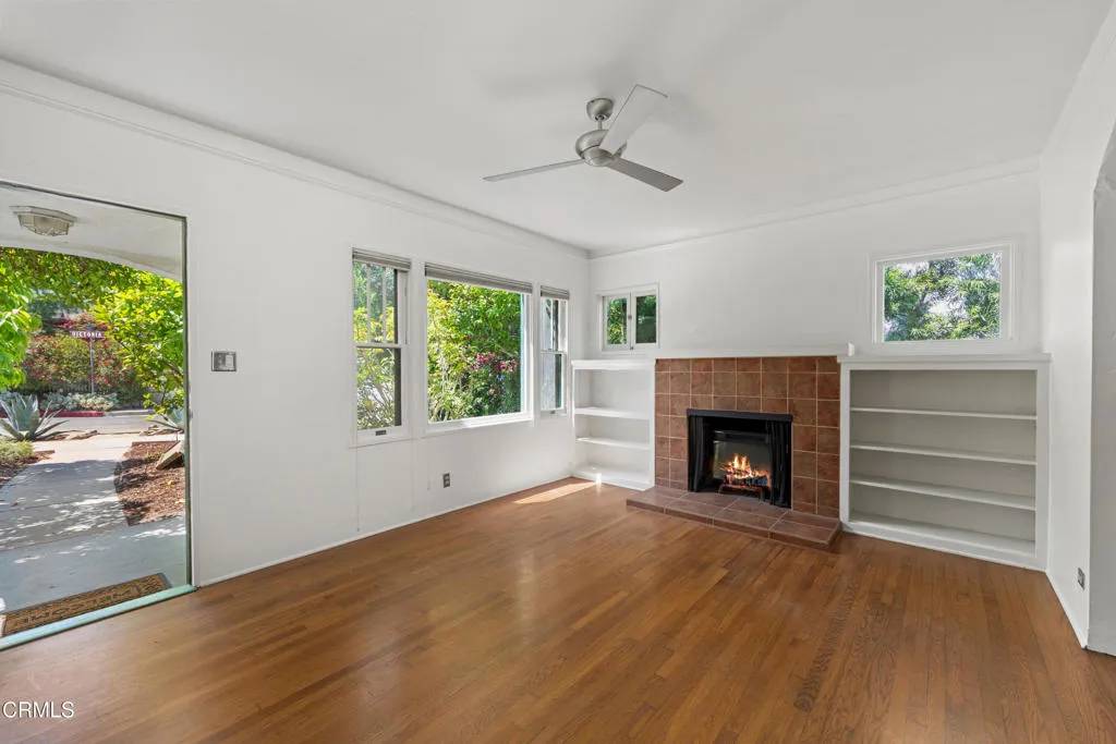 Santa Barbara, CA 93101,917 W W Victoria Street