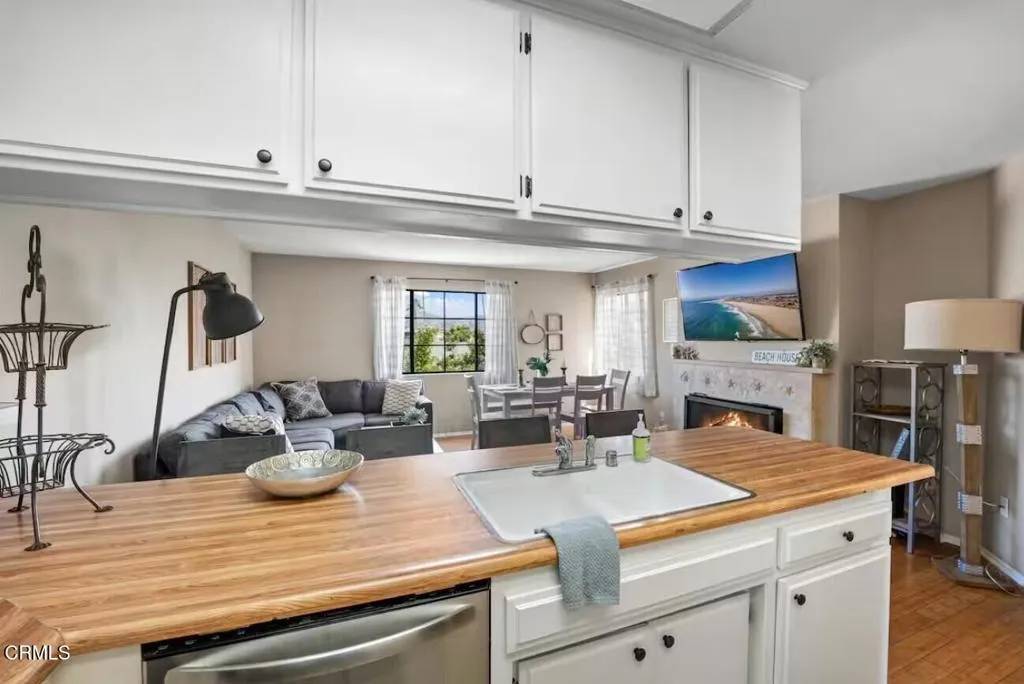 Ventura, CA 93001,1121 PITTSFIELD Lane West