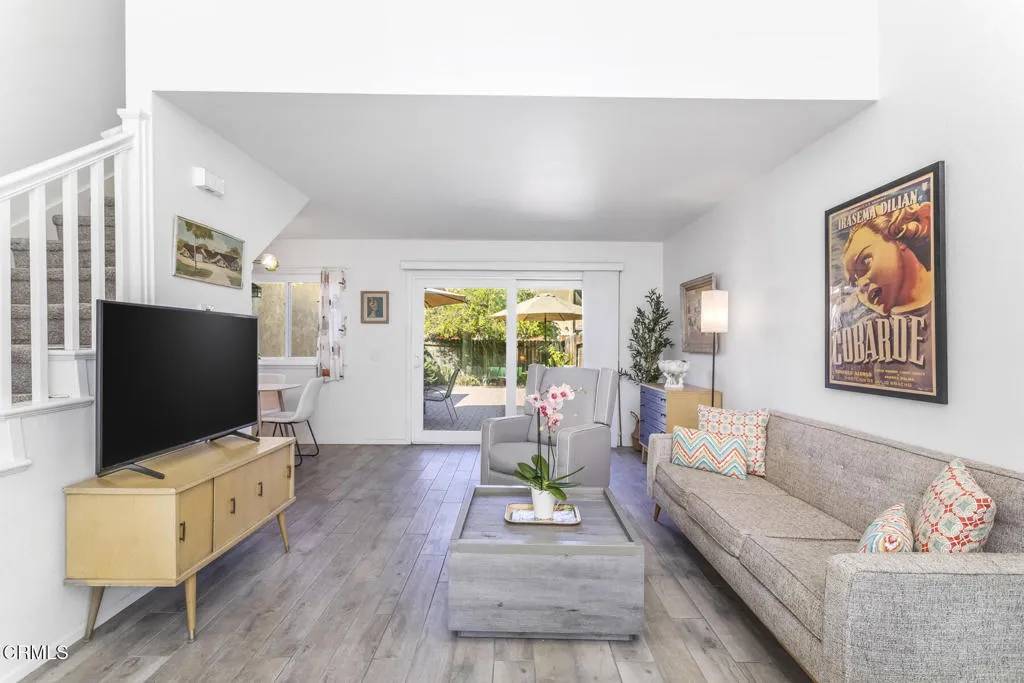 Ventura, CA 93003,1631 Beagle Court