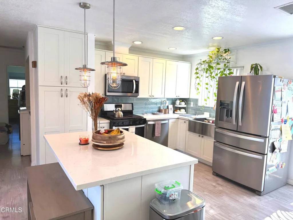 Port Hueneme, CA 93041,2633 Captains Avenue