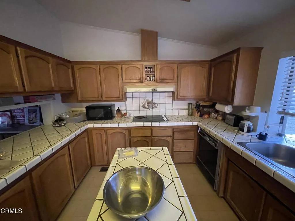 Acton, CA 93510,34853 palgrave Road