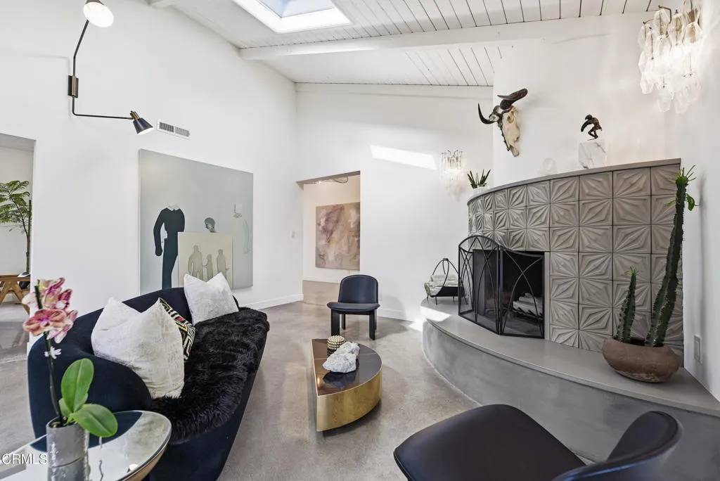 Camarillo, CA 93010,34 Vientos Road