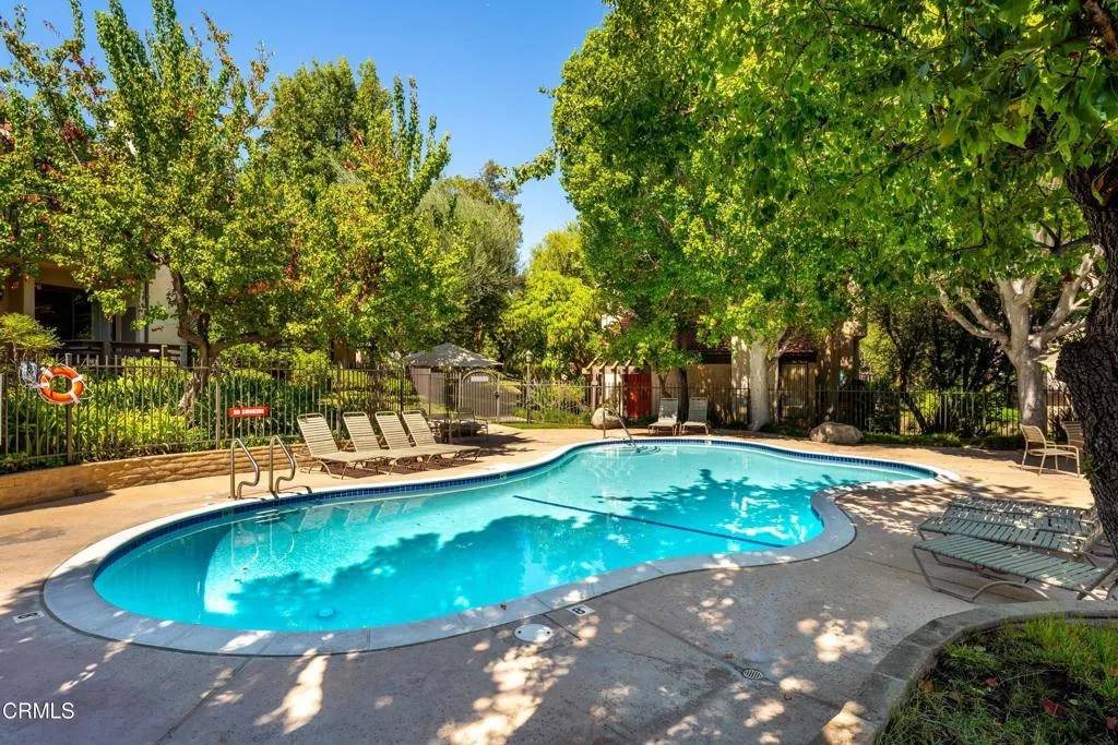 Woodland Hills, CA 91367,5711 Owensmouth Avenue #107