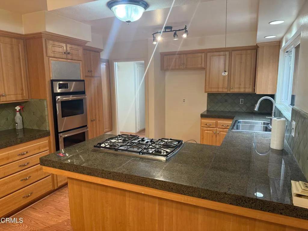 Ventura, CA 93003,6237 Hunter Street