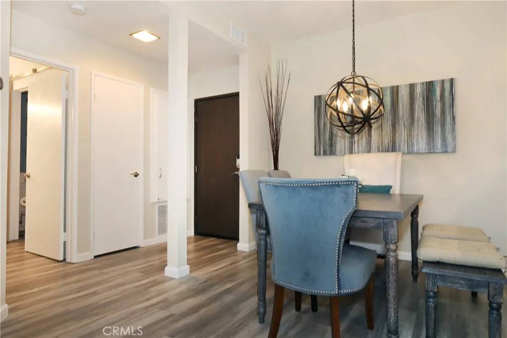 Los Angeles, CA 90042,4280 Via Arbolada #129