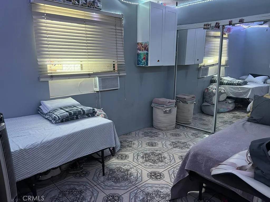 Paramount, CA 90723,8301 Wilbarn Street