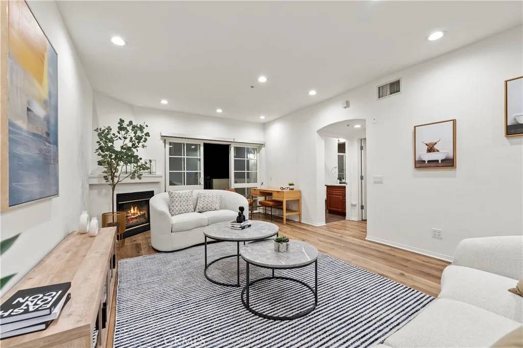 West Hollywood, CA 90069,851 N San Vicente Boulevard #311