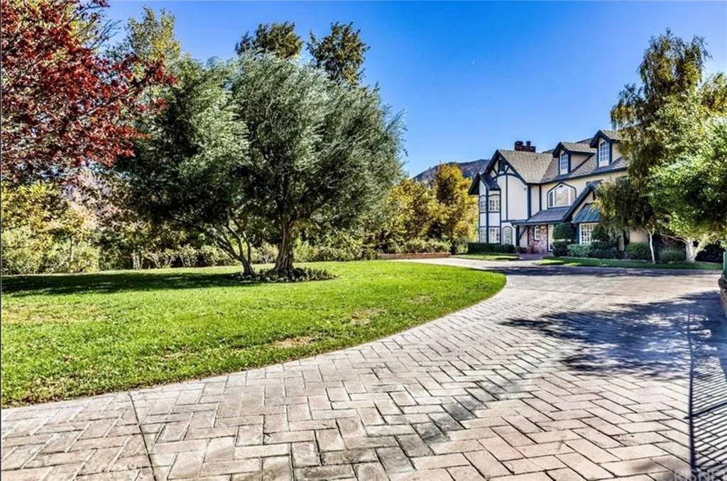 Canyon Country, CA 91387,16418 Cambria Estates Lane