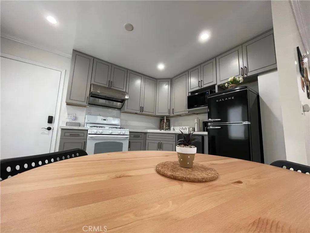 Arcadia, CA 91007,9649 e naomi ave