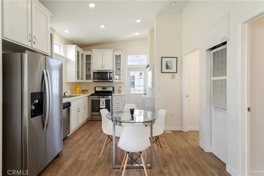 North Hollywood, CA 91605,8250 Lankershim BLVD #27