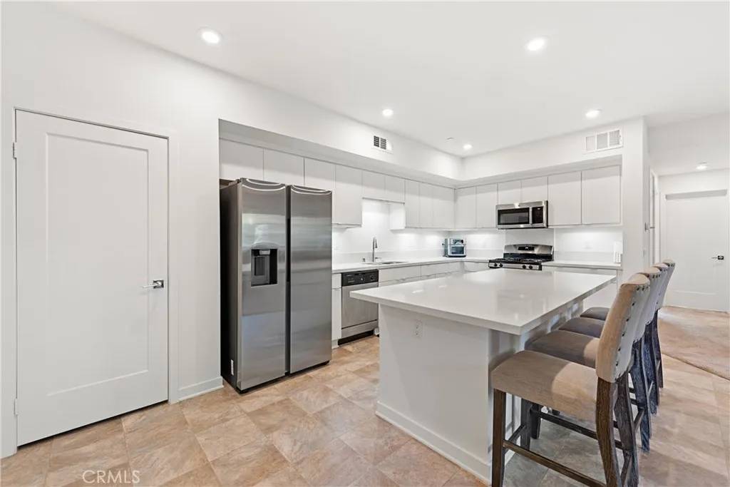 Brea, CA 92821,400 W Central Avenue #302