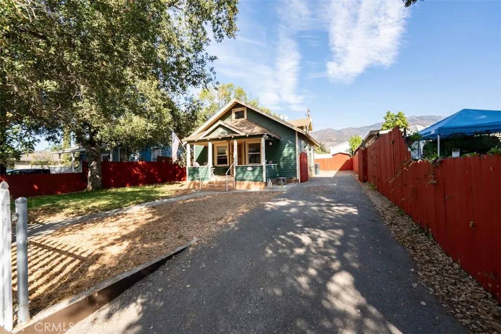 Monrovia, CA 91016,425 E Walnut Avenue
