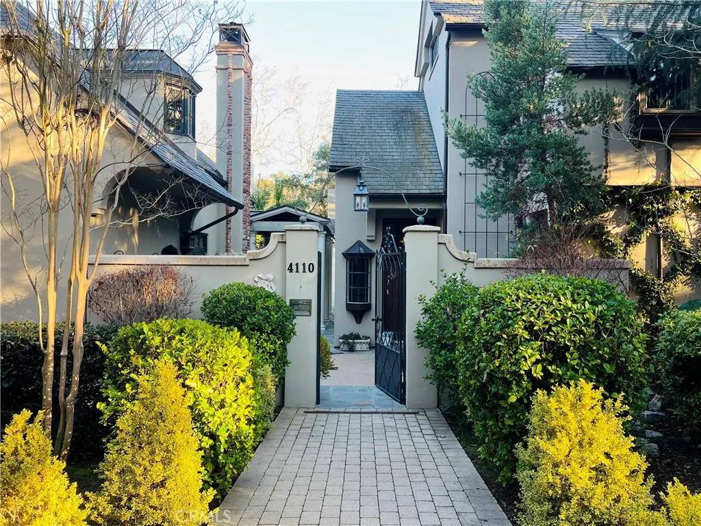 La Canada Flintridge, CA 91011,4110 Woodleigh Lane