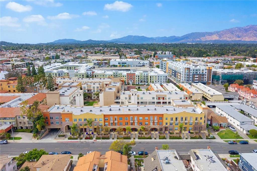 Alhambra, CA 91801,83 E Commonwealth Avenue #PH-C
