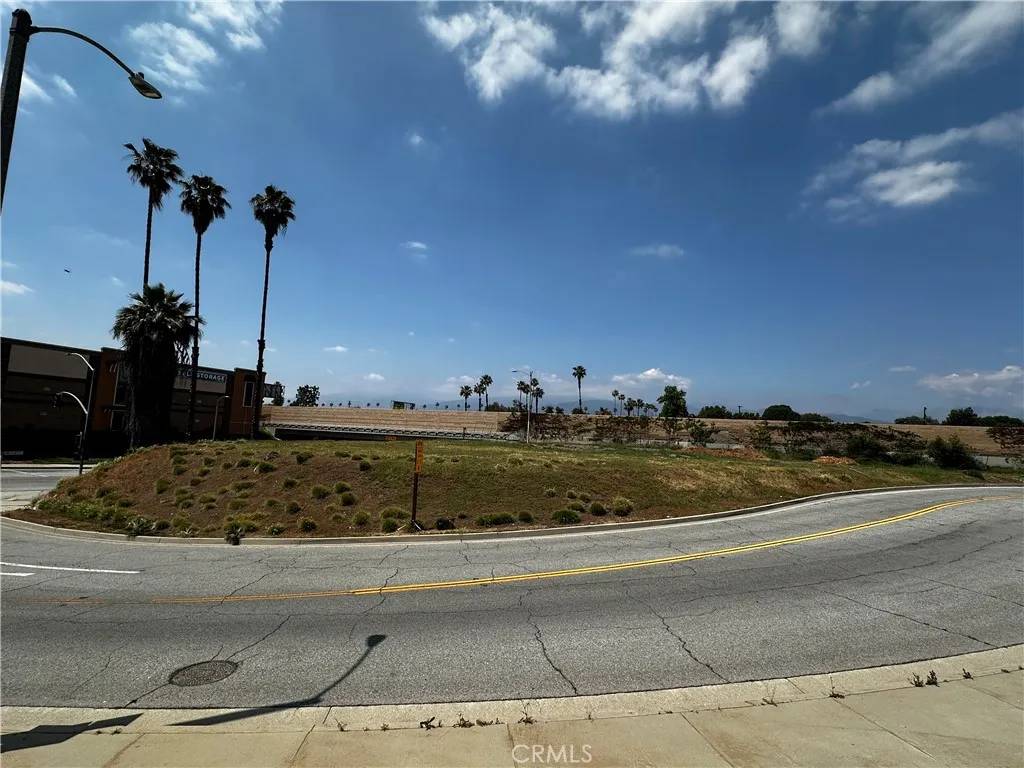 West Covina, CA 91790,1401 E Garvey South