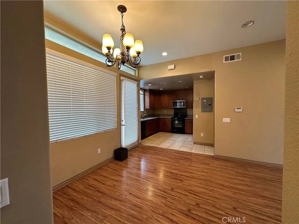 Pasadena, CA 91107,41 N Oak Ave #3