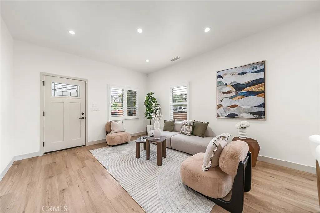 Los Angeles, CA 90042,5008 Stratford Road