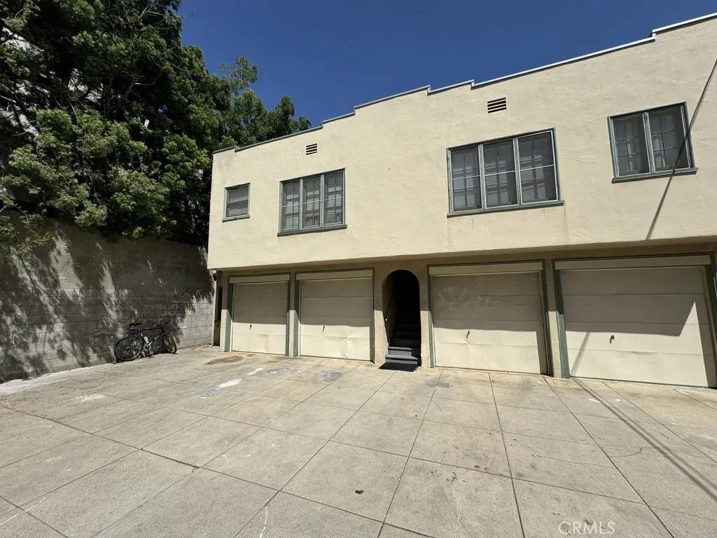 Pasadena, CA 91101,697 Mira Monte Place