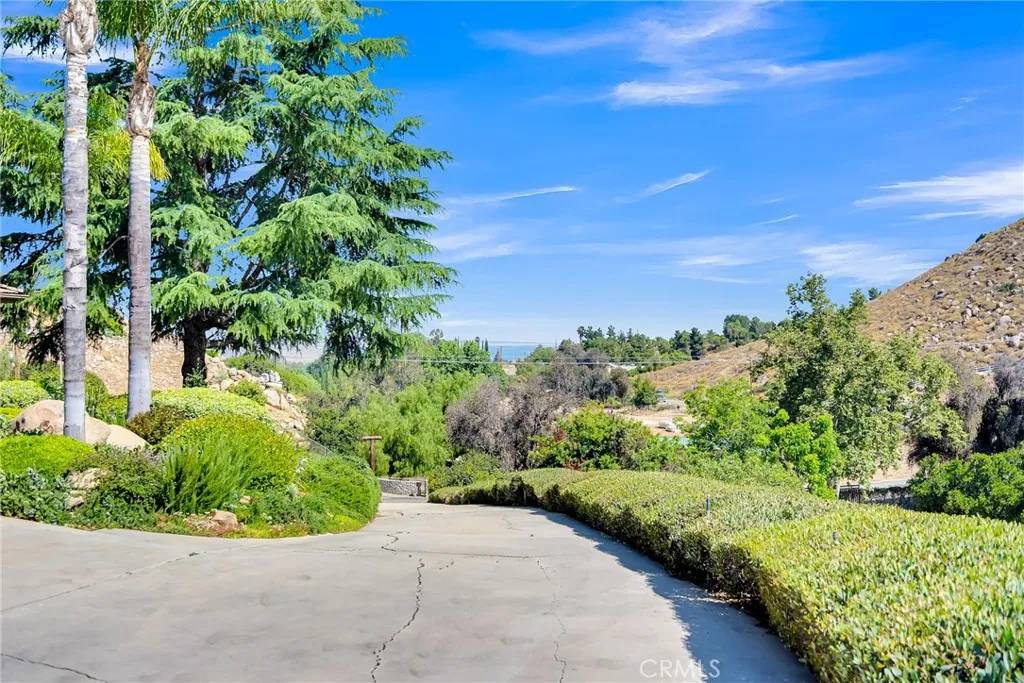 Perris, CA 92570,14302 Descanso Drive