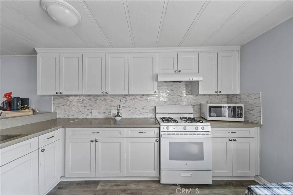 West Covina, CA 91790,2131 W San Bernardino #46