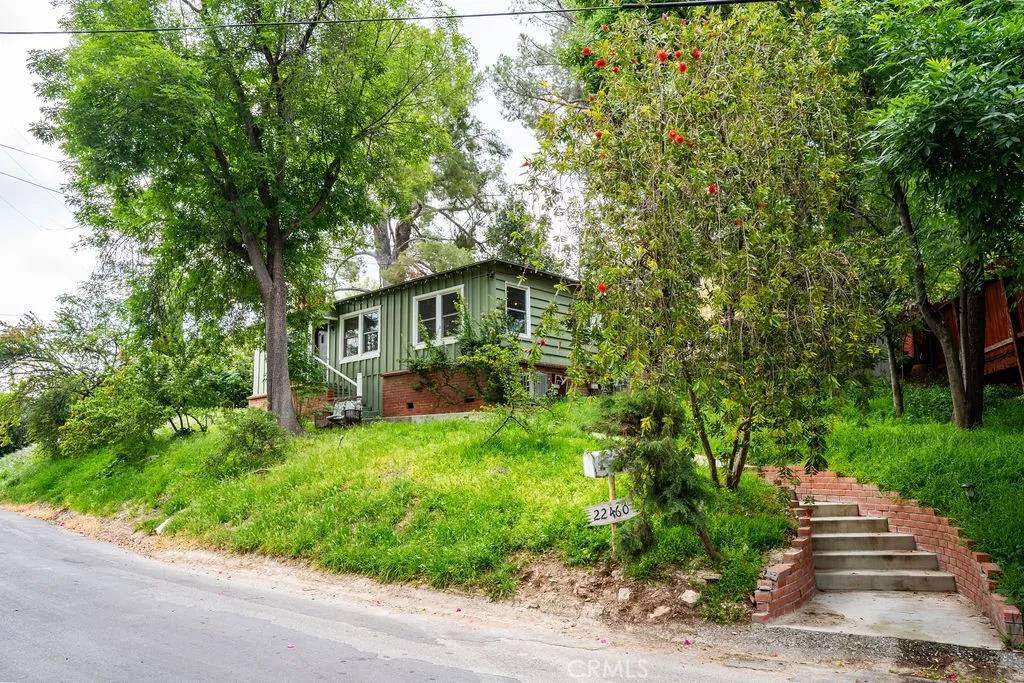 Woodland Hills, CA 91364,22460 Venido Road