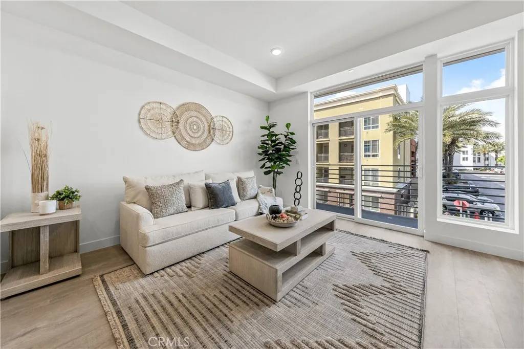 Alhambra, CA 91801,168 S Monterey Street #211