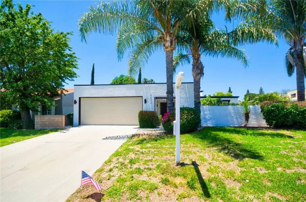 Northridge, CA 91324,9539 Gladbeck Avenue