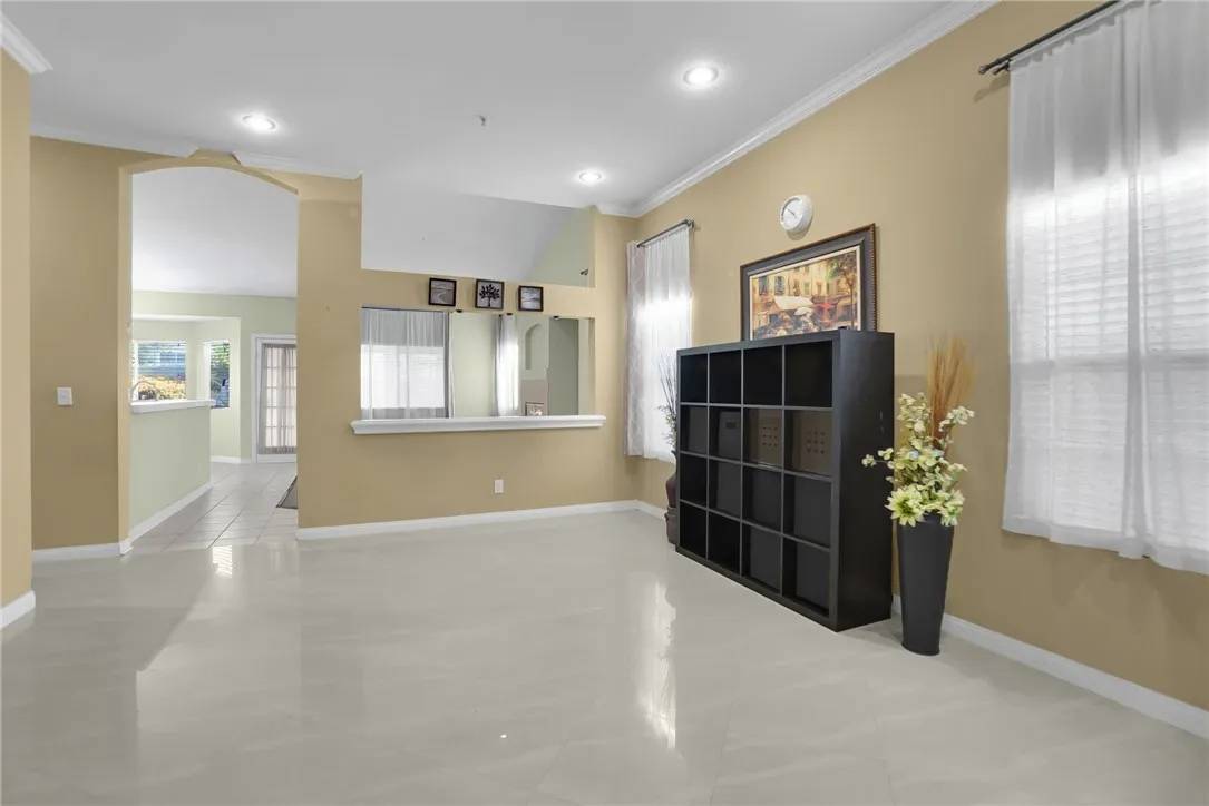 Fontana, CA 92337,13809 Green Vista Drive