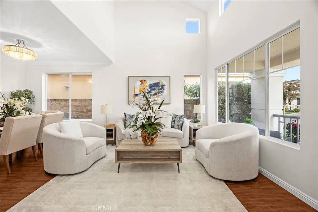 Brea, CA 92823,3612 Skylark Way
