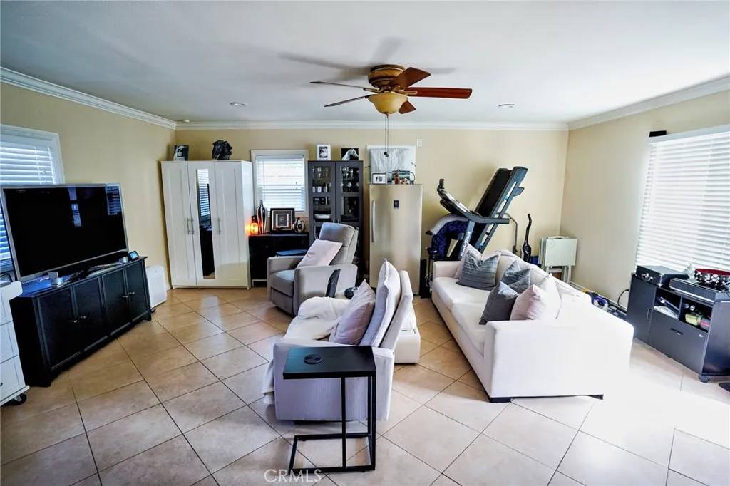 Monrovia, CA 91016,911 Genoa Street